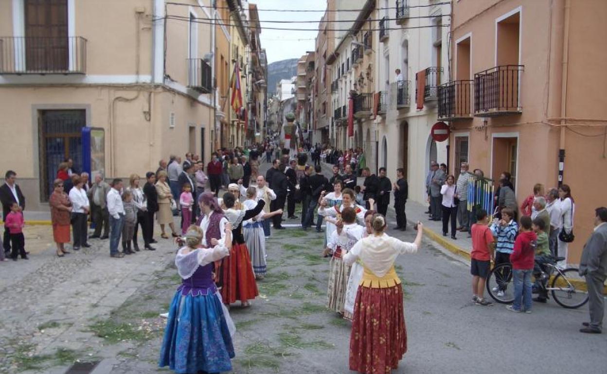 Grupo de Danses de Albaida, uno de los participantes en el encuentro. 