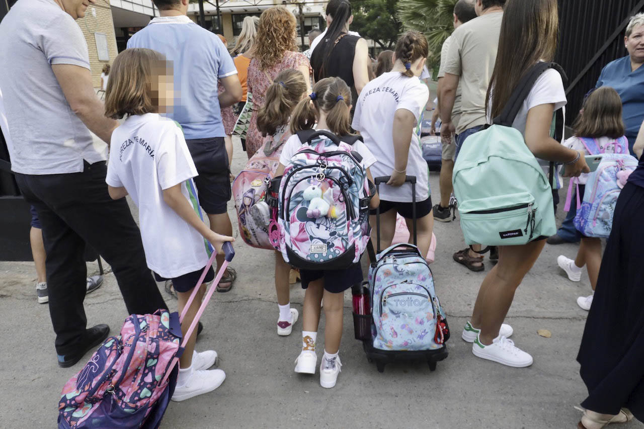 Fotos: Los niños regresan al colegio este lunes 12 de septiembre