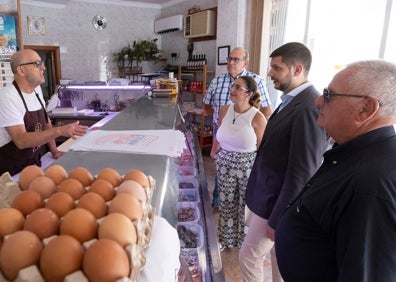 Imagen secundaria 1 - Visita de autoridades municipales y otras calles reformadas. 