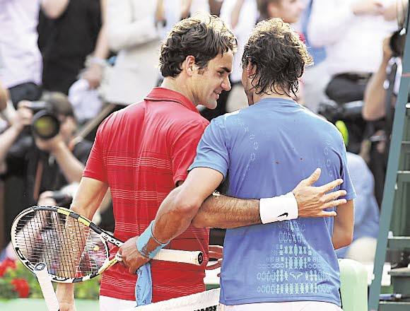 Roger Federer y Rafael Nadal en el Roland Garros de 2011. 