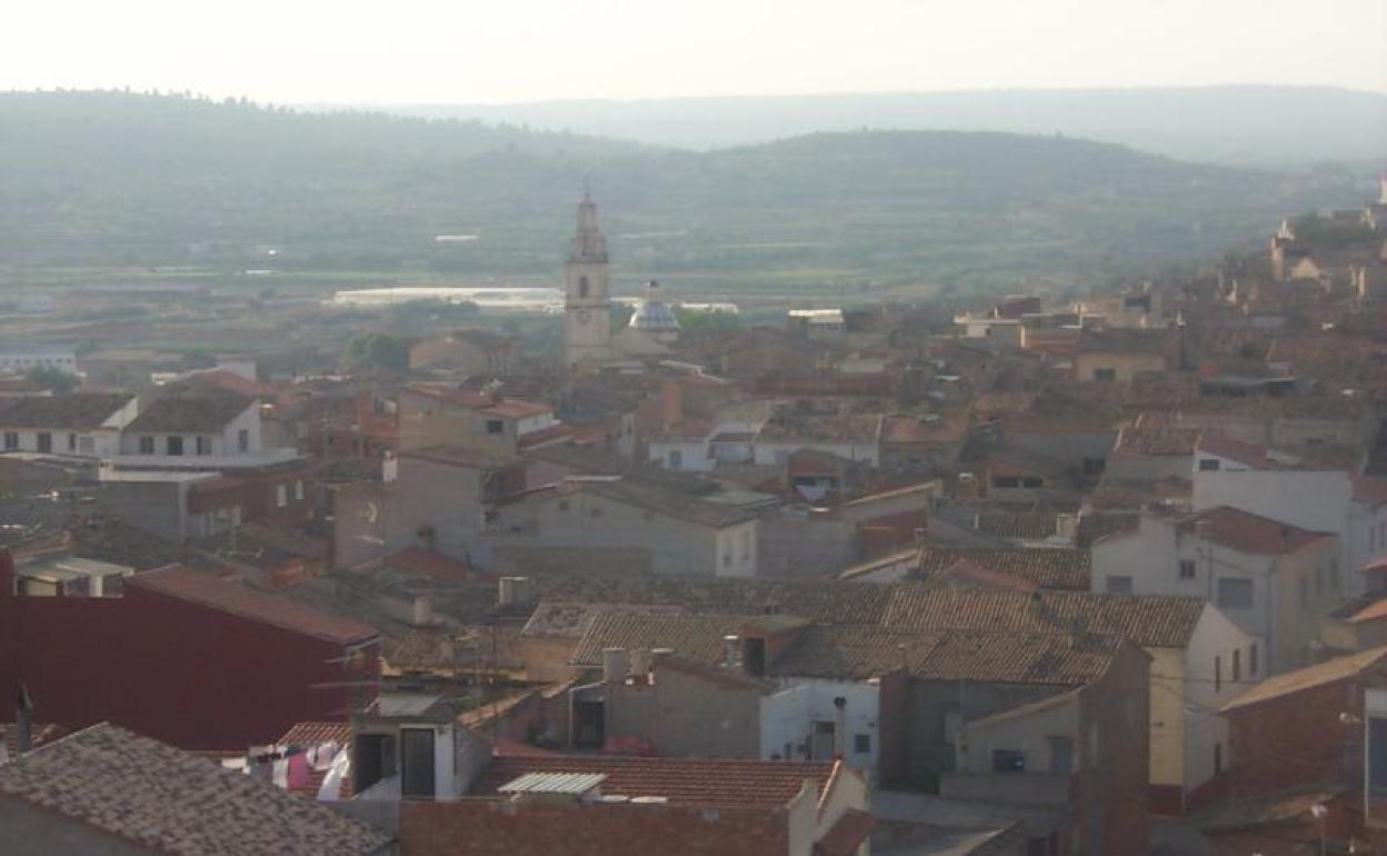 Vista general del municipio de Chella, consternado por la aparición del cuerpo sin vida de uno de sus vecinos. 