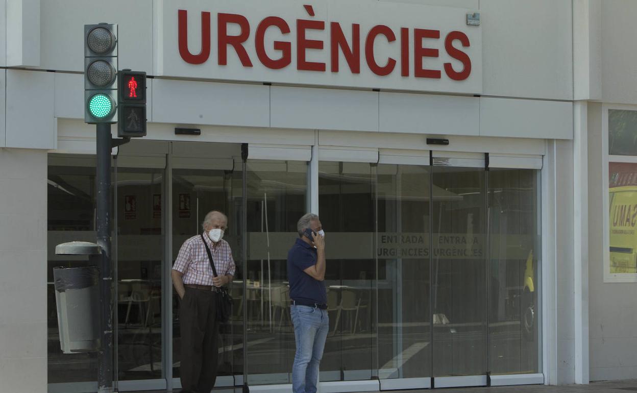 Acceso a Urgencias del hospital Clínico de Valencia.