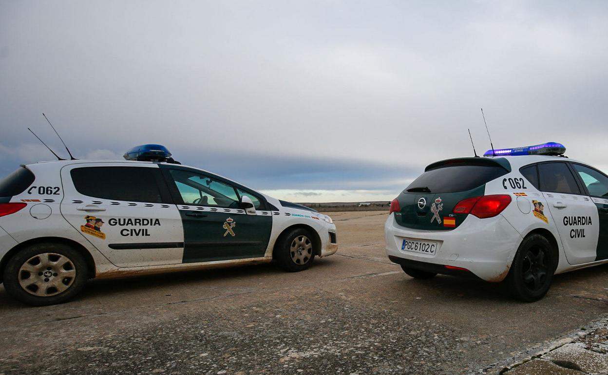 Imagen de archivo de dos patrullas de la Guardia Civil. 