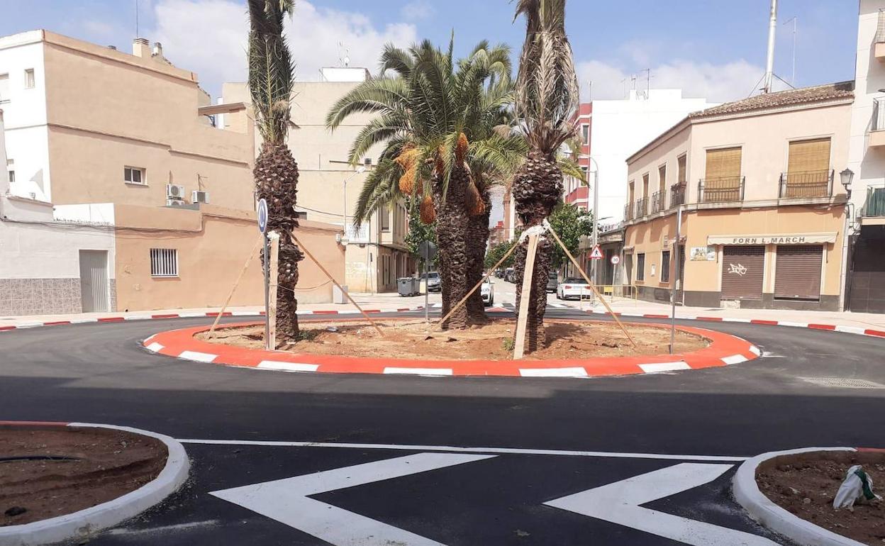 La nueva rotonda que regula el tráfico. 