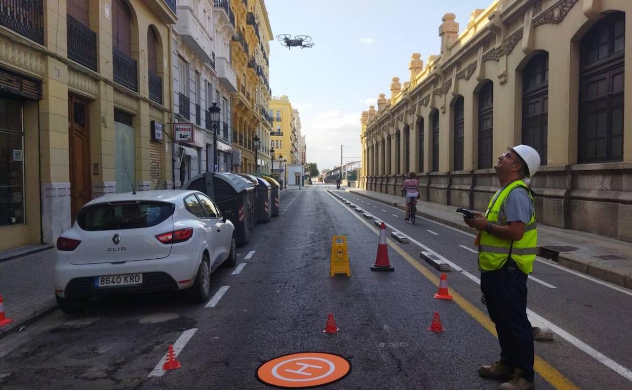 Obras cerca de la estación del Norte de Valencia | Un dron fotografía las fincas antes de excavar el túnel junto a la estación del Norte