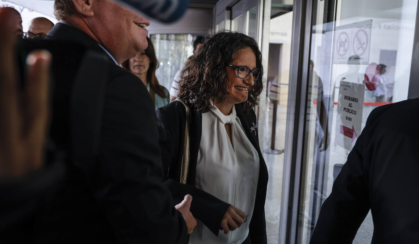 Fotos: Oltra, en la Ciudad de la Justicia para declarar como imputada por los abusos de su exmarido