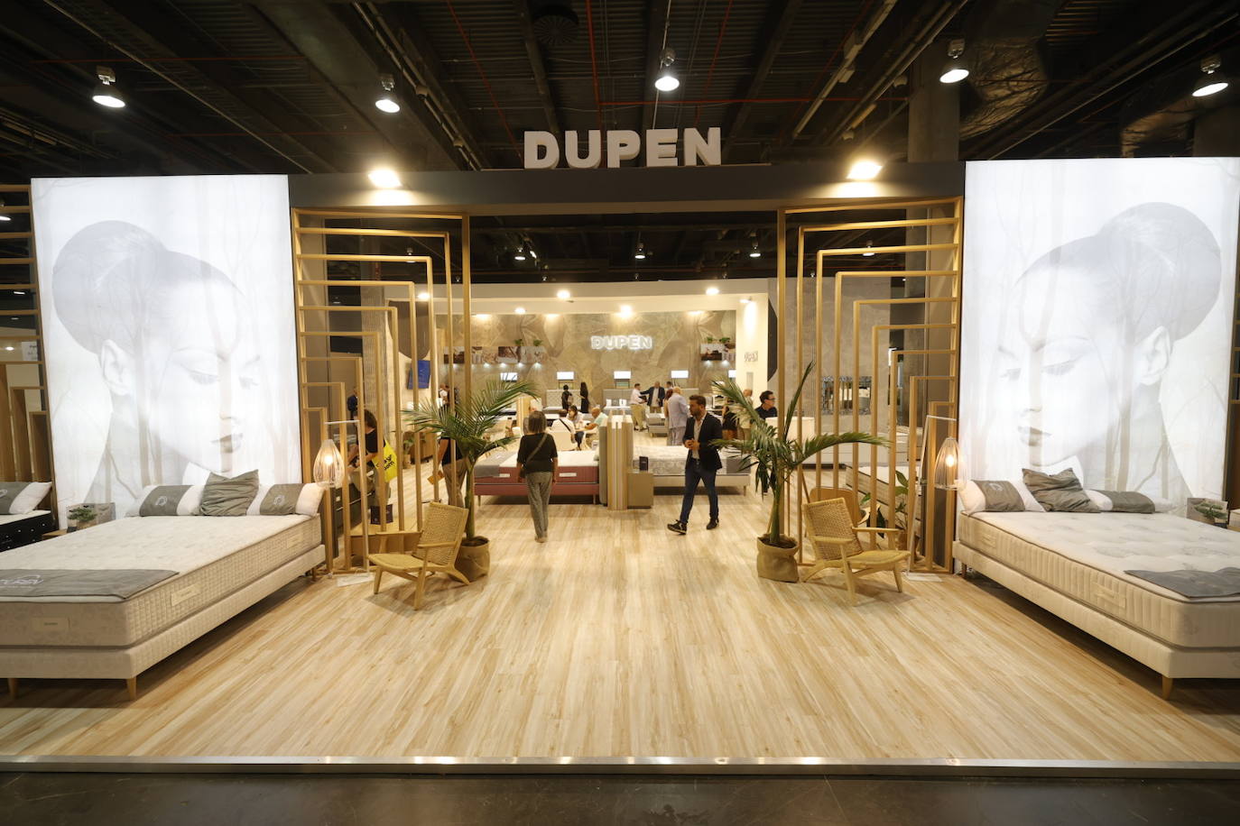 Valencia acoge una edición de récord con profesionales del mueble, iluminación y decoración. En Feria Valencia se dan cita hasta el 23 de septiembre un total 603 empresas y marcas expositoras.