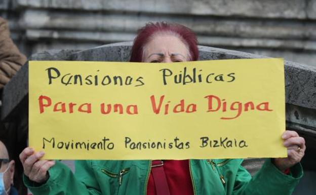 Pensionistas piden una paga extra en diciembre para los jubilados