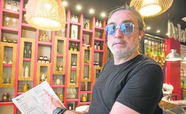 Restaurante. Jesús Ortega, propietario de La Lola y El Colmado, muy cerca del Miguelete.