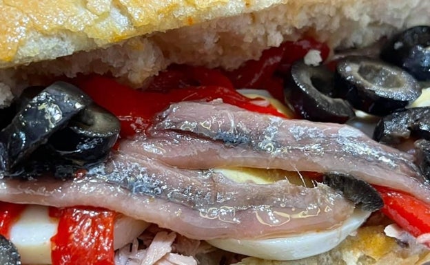Imagen principal - Dónde almorzar en Tavernes de la Valldigna | Una parada obligatoria para almorzar en Tavernes de la Valldigna