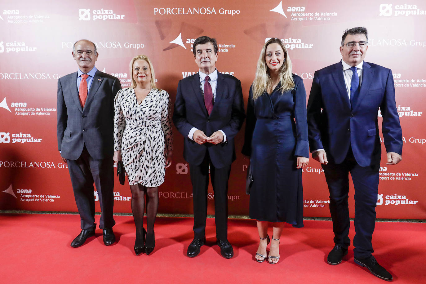 El portavoz de Ciudadanos en el Consistorio valenciano, Fernando Giner, en el centro, junto a los ediles Javier Copoví (i); Amparo Picó, Rocío Gil y Narciso Estellés.