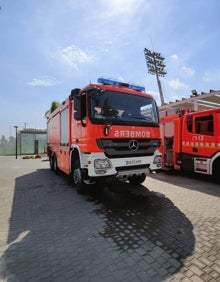 Imagen secundaria 2 - El trabajo de extinción de los bomberos. 