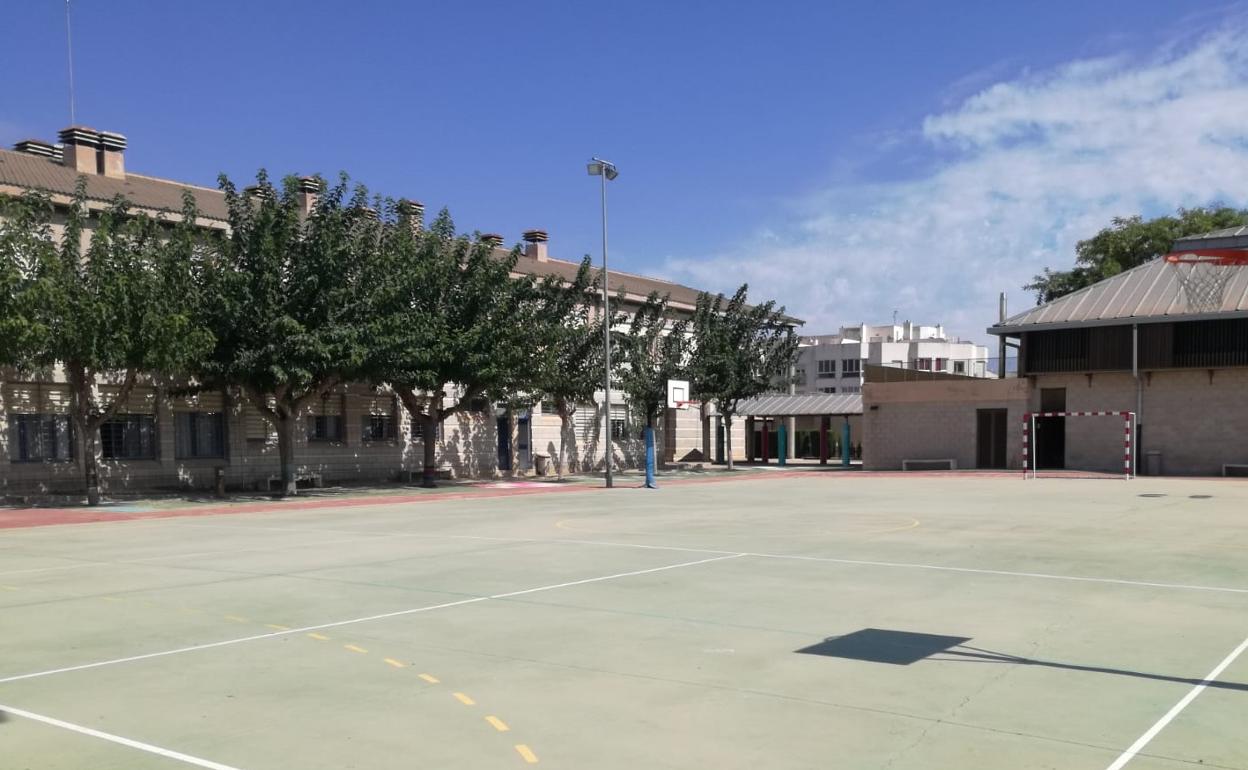 Zona deportiva del colegio la Sénia de l'Alcúdia de Crespins. 