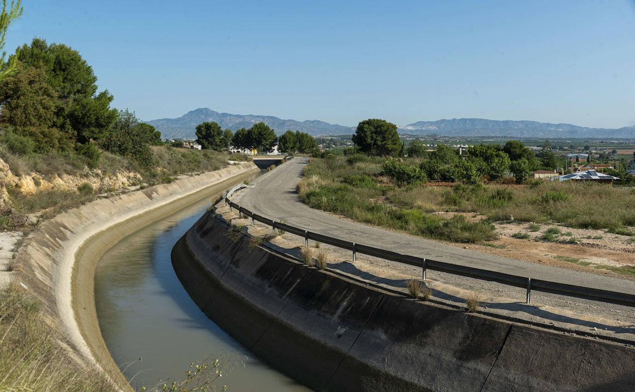 Conductos del trasvase Tajo-Segura. 