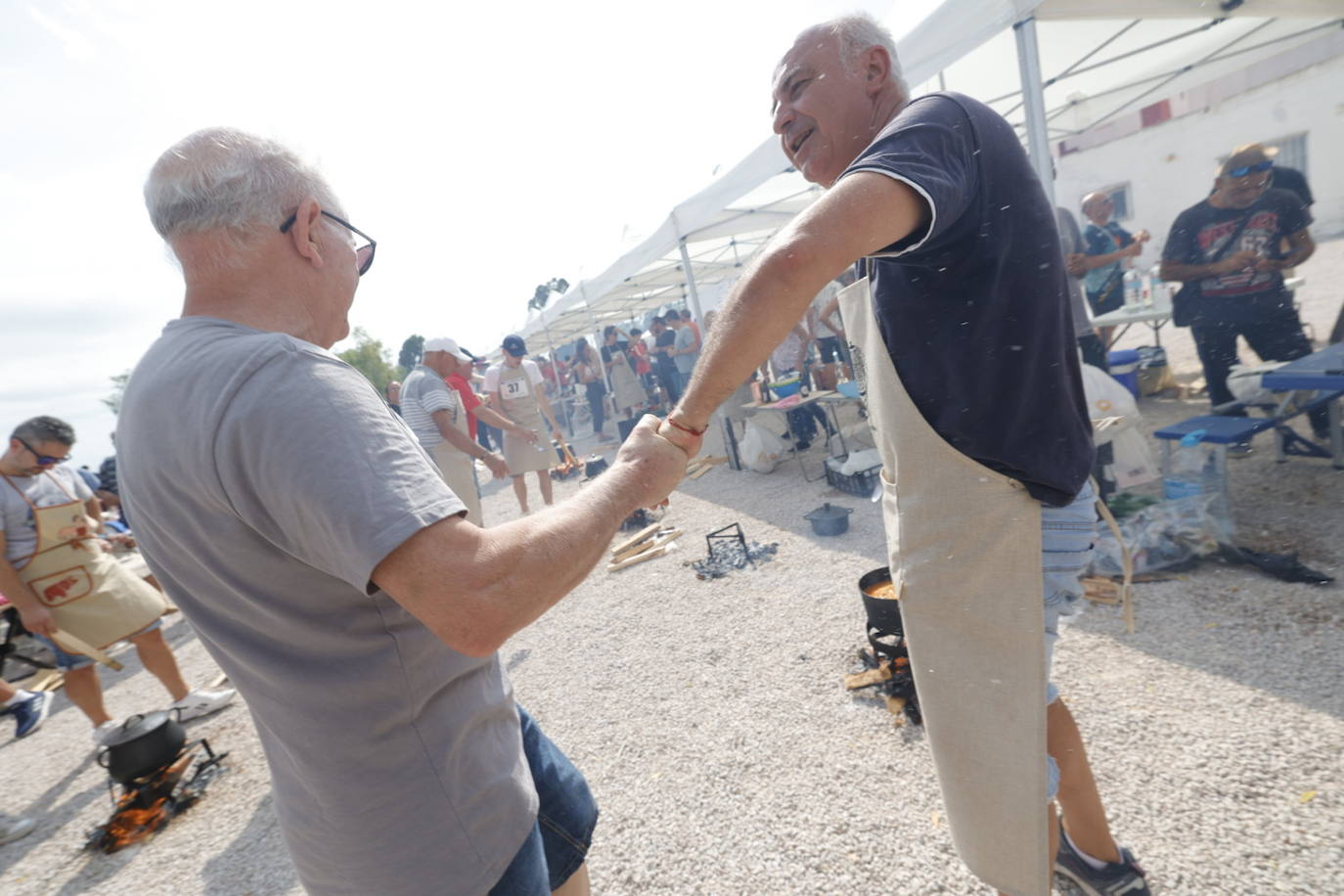 El concurso de allipebre de Catarroja cumple cincuenta años y bate récord con 150 familias o amigos participantes