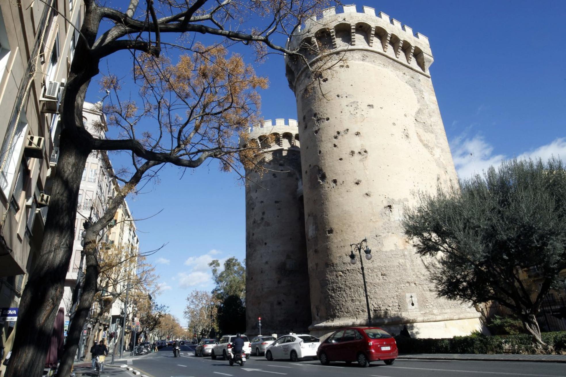 Torres de Quart, vistas desde la calle Guillem de Castro. 