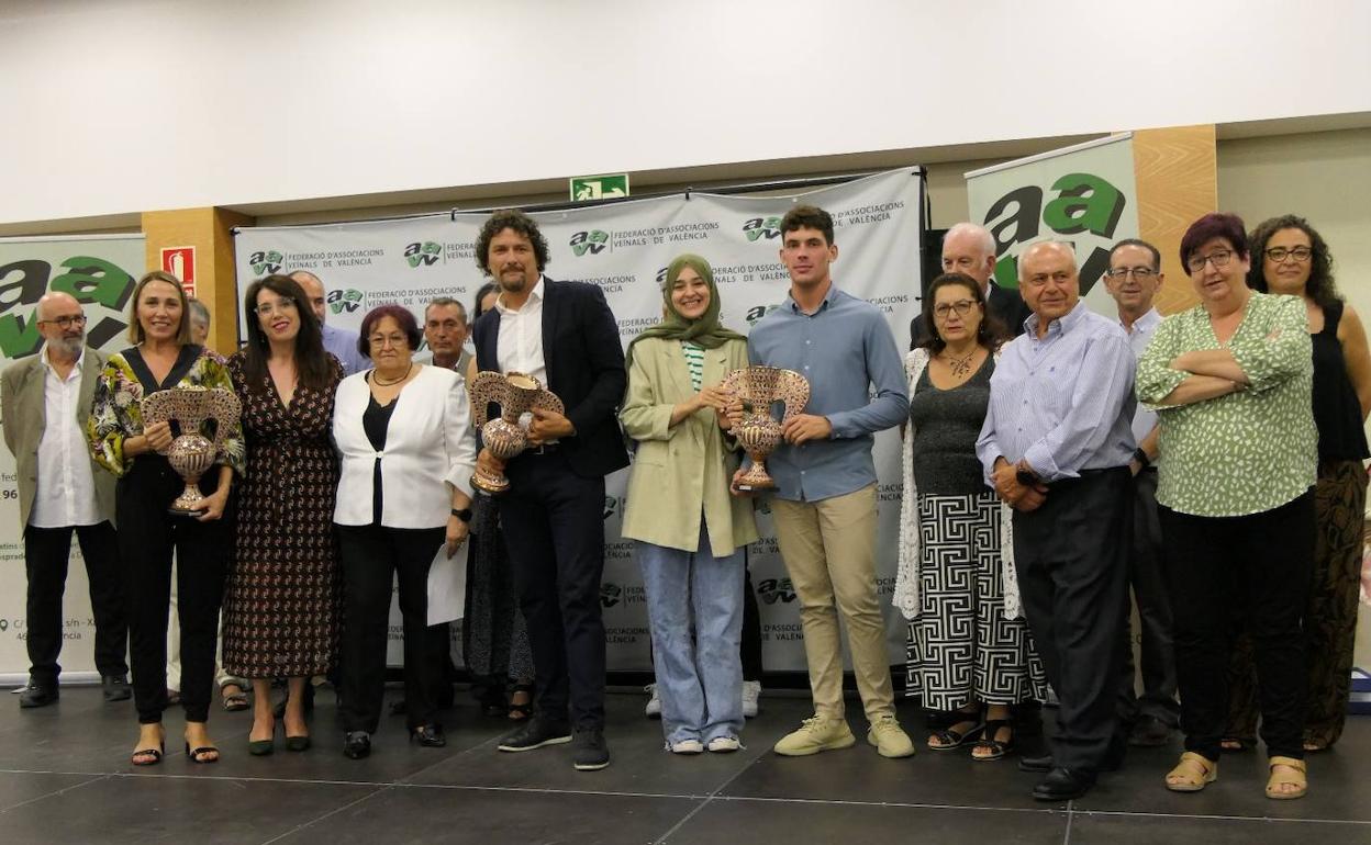 Premiados en la XXX Semana Ciudadana y miembros de la Federación de vecinos de Valencia. 