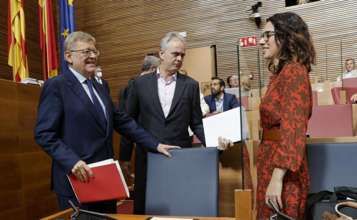 Puig, Ilueca y Mas, al inicio del debate de política general. 