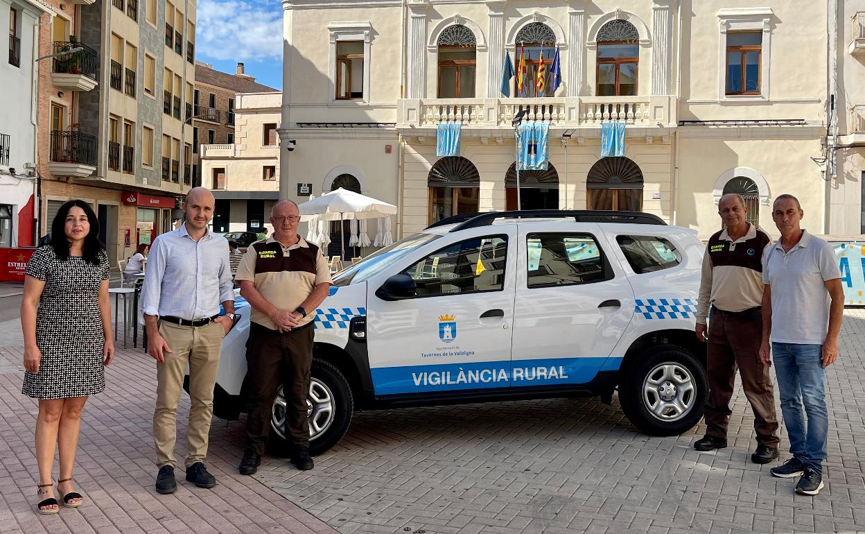 Presentación del nuevo vehículo para vigilancia rural de Tavernes. 