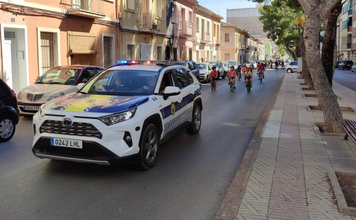 Agentes en un acto celebrado este verano. 