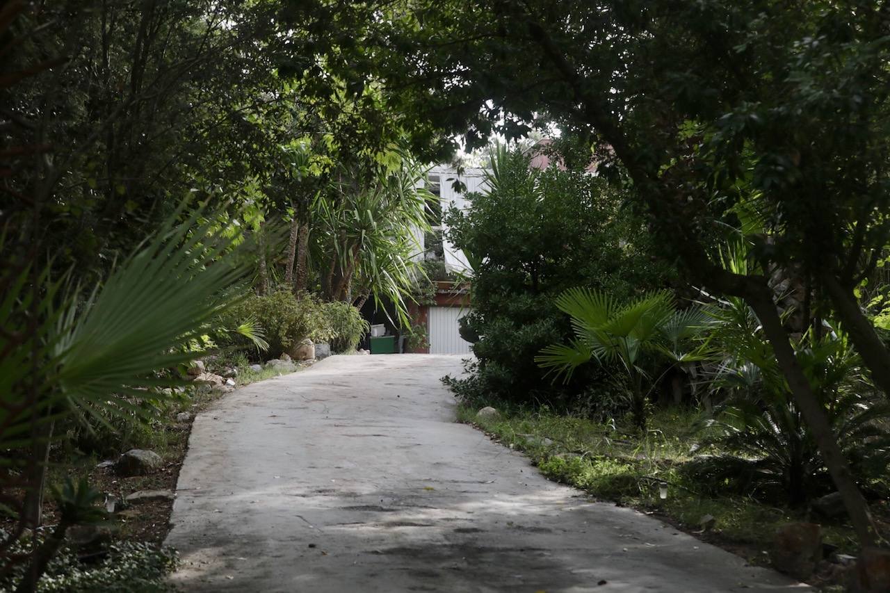 Fotos: Así está la casa de Francis Montesinos que han asaltado dos encapuchados