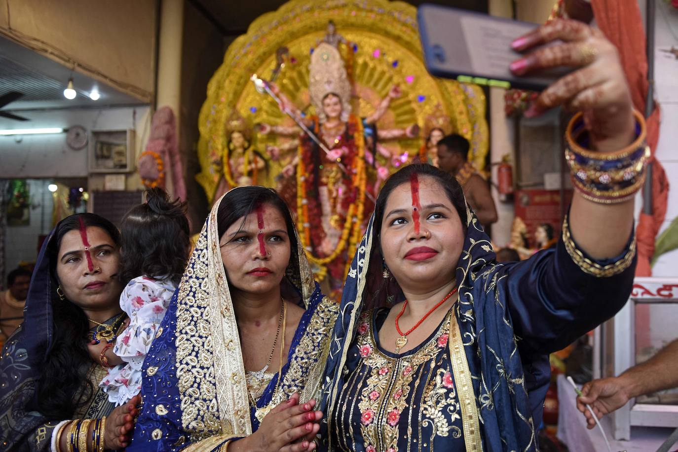 Fotos: Color y tradición en el festival indio de Durgá Puyá