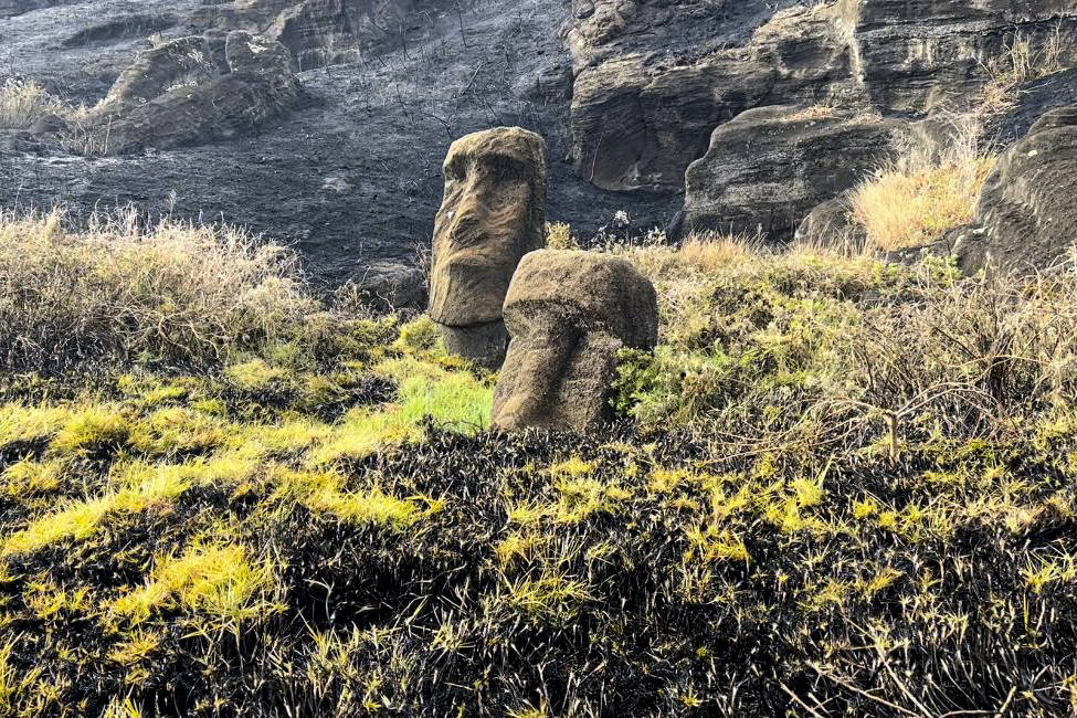 Fotos: Las llamas calcinan decenas de moái en Isla de Pascua