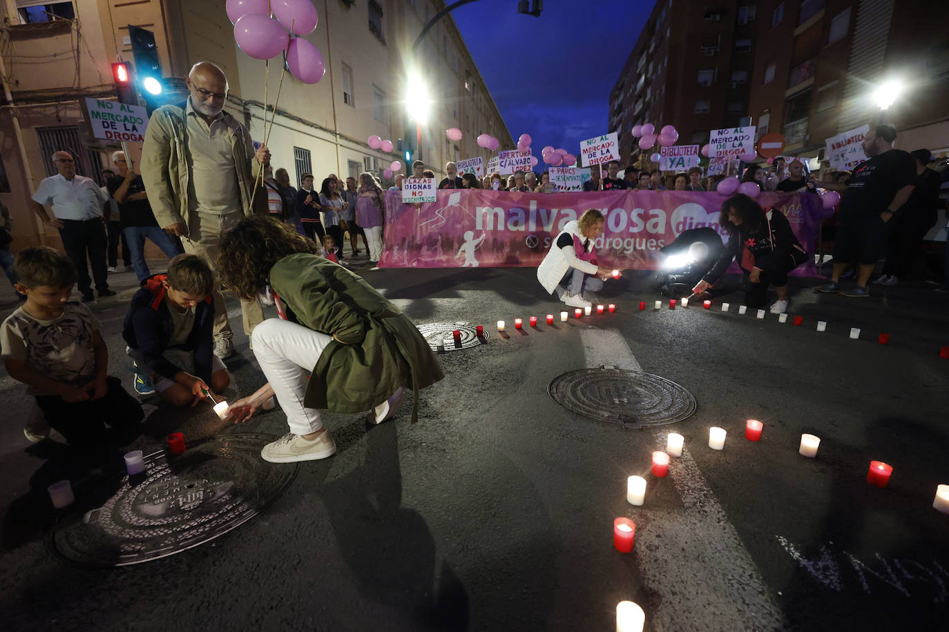 Fotos: Manifestación en La Malvarrosa contra la degradación del barrio