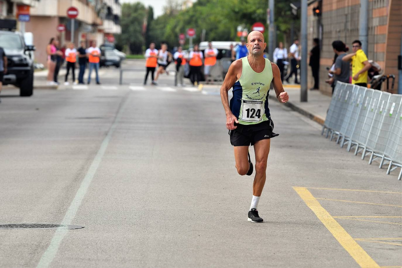 Los corredores en la 10K de Massamagrell.