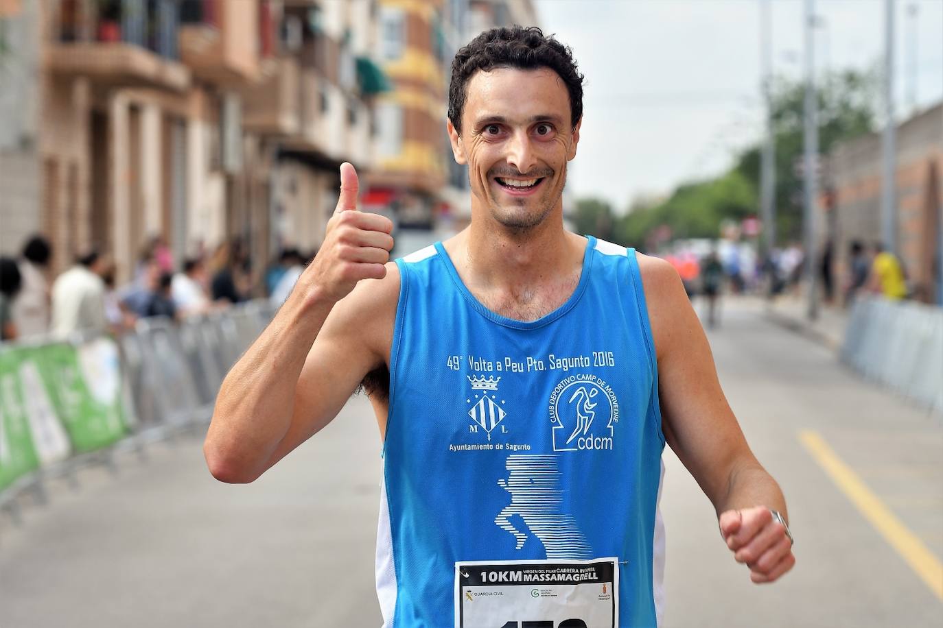 Los corredores en la 10K de Massamagrell.