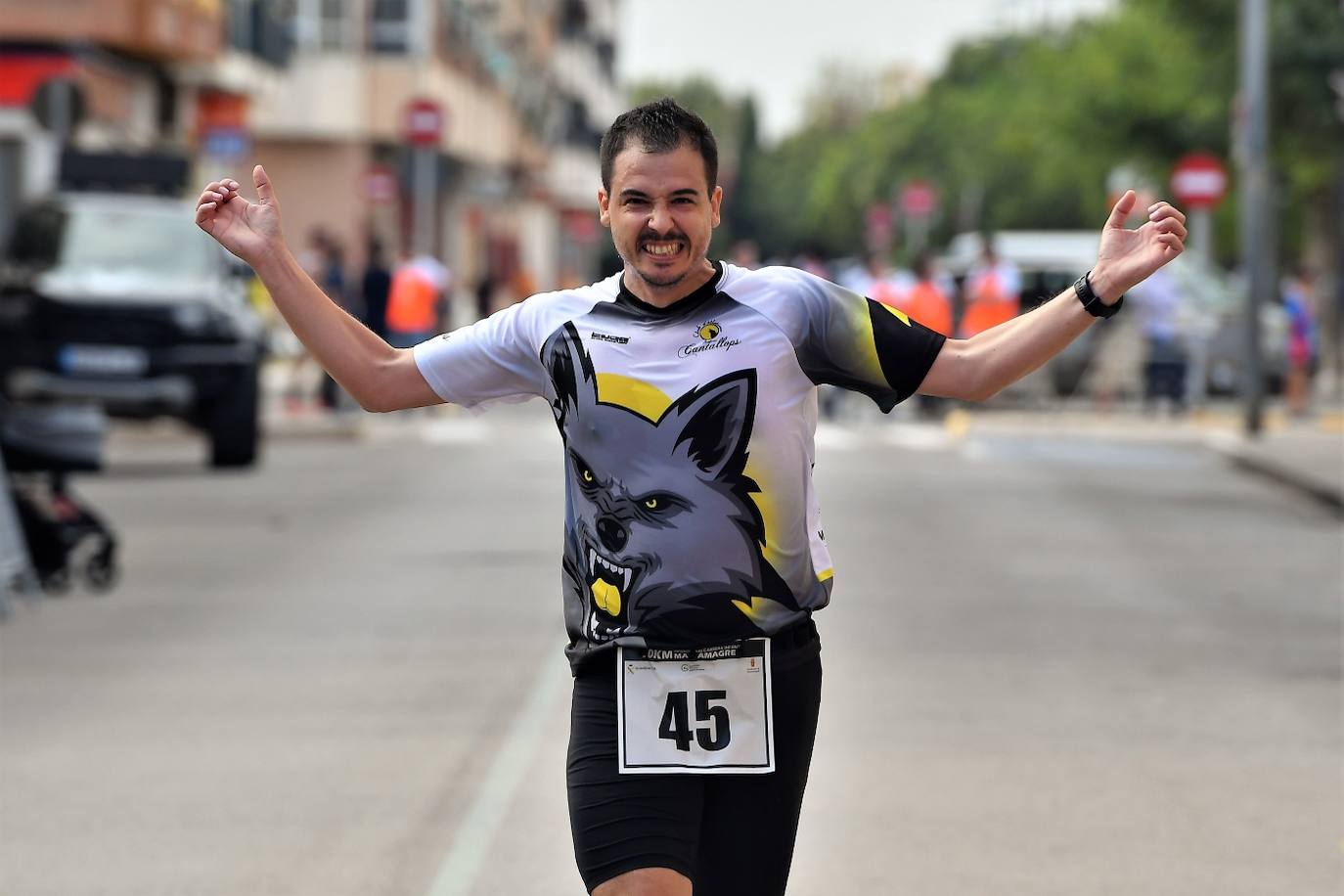 Los corredores en la 10K de Massamagrell.
