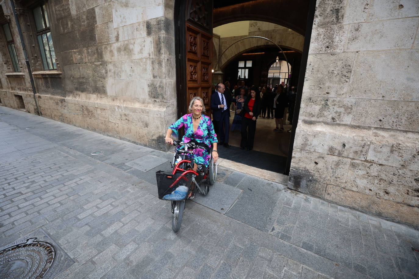 Los invitados pertenecen a diferentes ámbitos de la sociedad valenciana. 