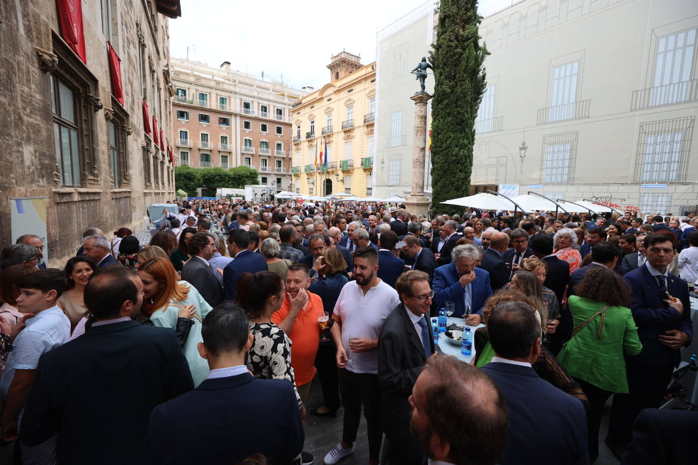 Los invitados pertenecen a diferentes ámbitos de la sociedad valenciana. 