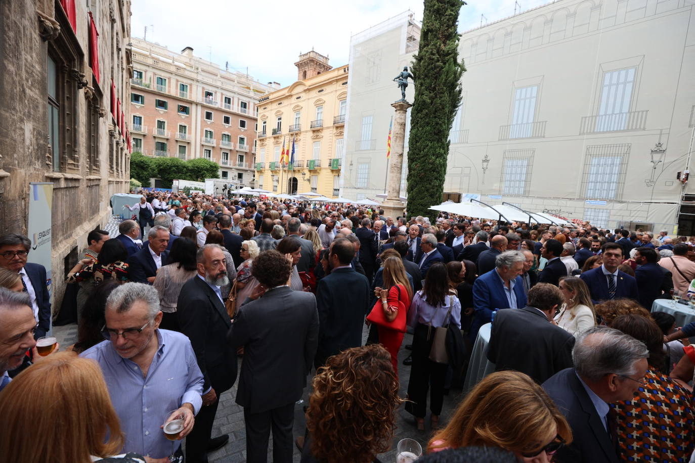 Los invitados pertenecen a diferentes ámbitos de la sociedad valenciana. 