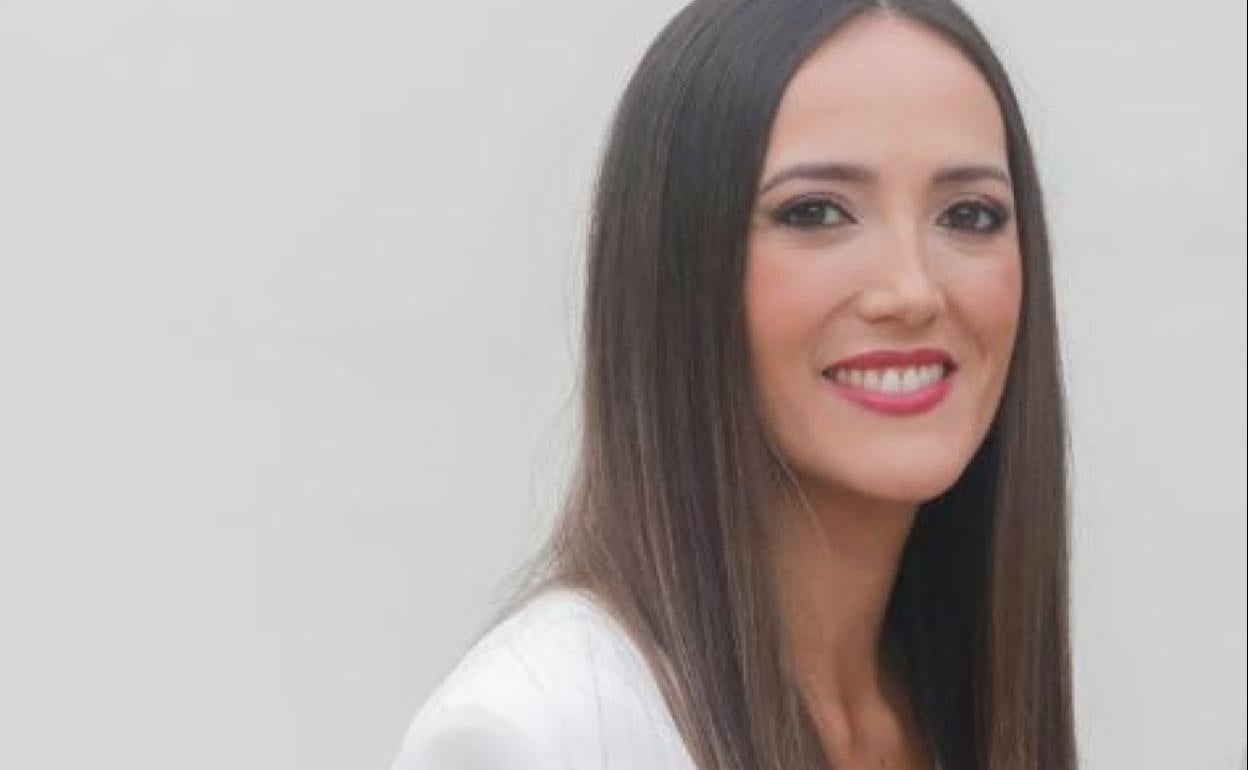 Corte fallera mayor 2023 | Ana María Arce: «Ser la primera fallera ...