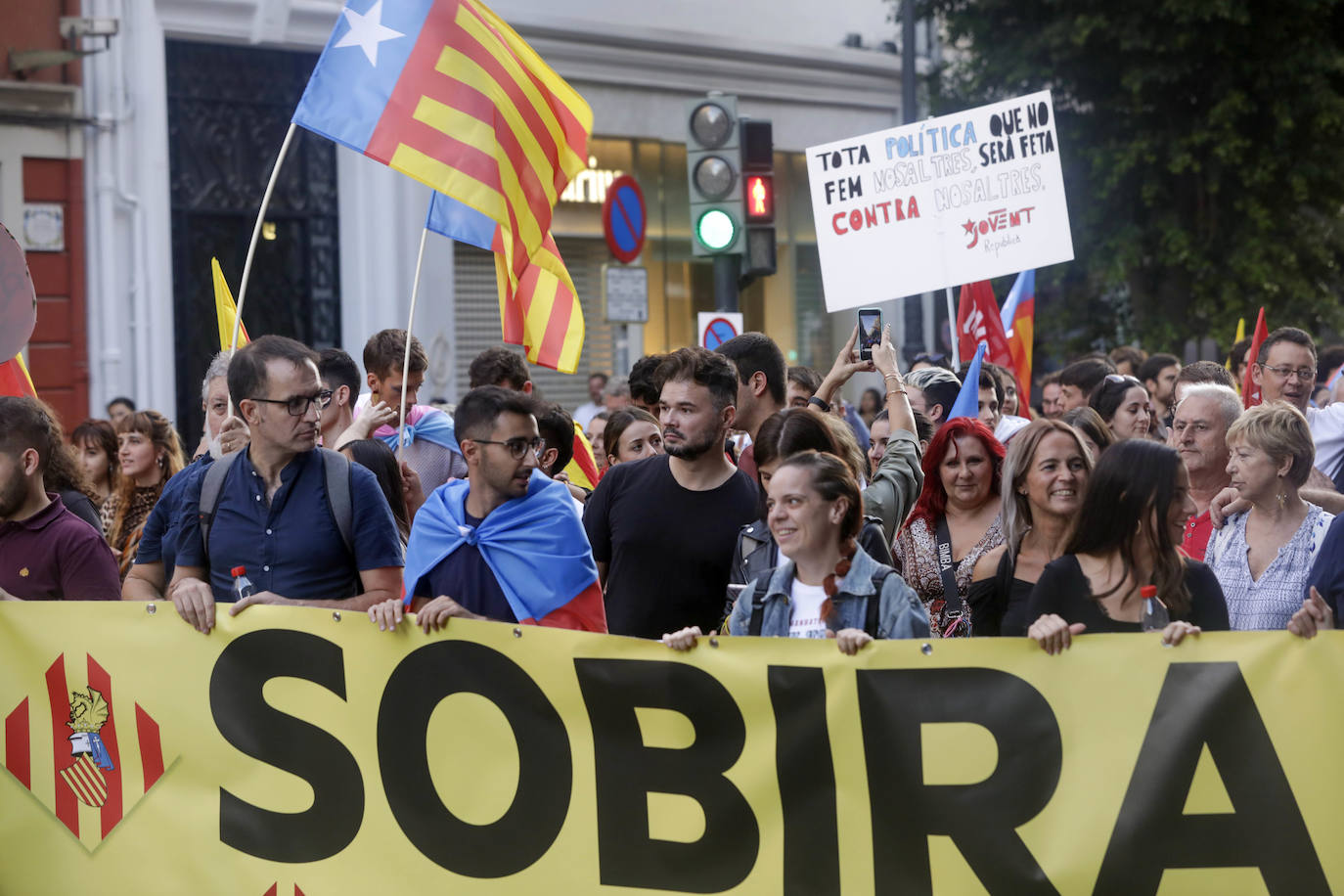 Fotos: Manifestaciones en Valencia por el 9 d&#039;Octubre 2022