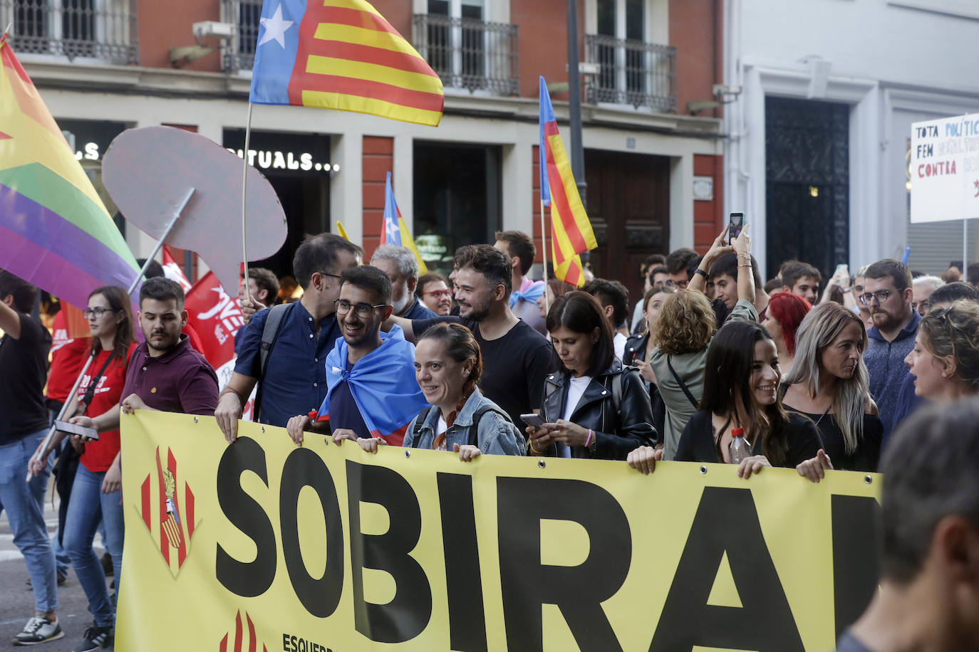 Fotos: Manifestaciones en Valencia por el 9 d&#039;Octubre 2022