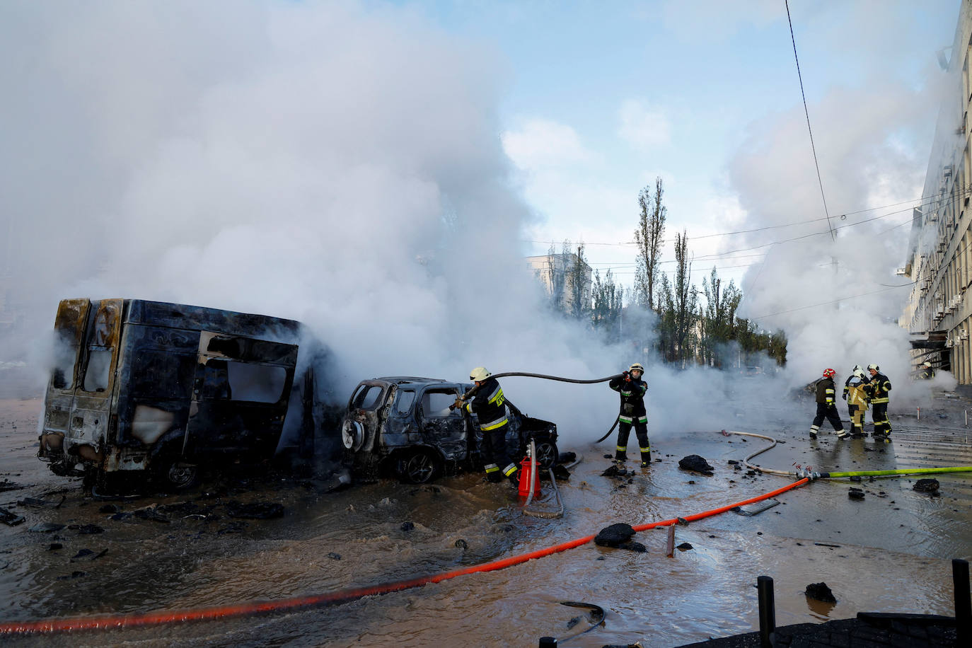 Fotos: Rusia ataca el centro de Kiev en el primer bombardeo sobre la capital desde hace meses