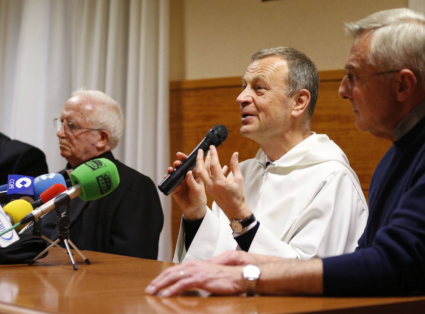 Diciembre de 2015. Rueda de prensa del Hermano Alois, Prior de la comunidad Taizé junto al Arzobispo Cañizares.