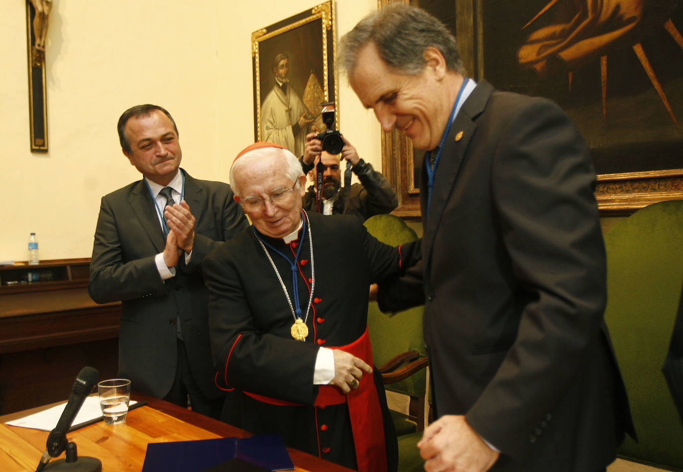 El Cardenal Antonio Cañizares ingresa en la Academia de Cultura Valenciana.