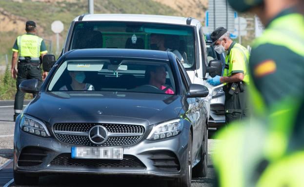 Las multas que más pone la DGT por no llevar el coche a punto