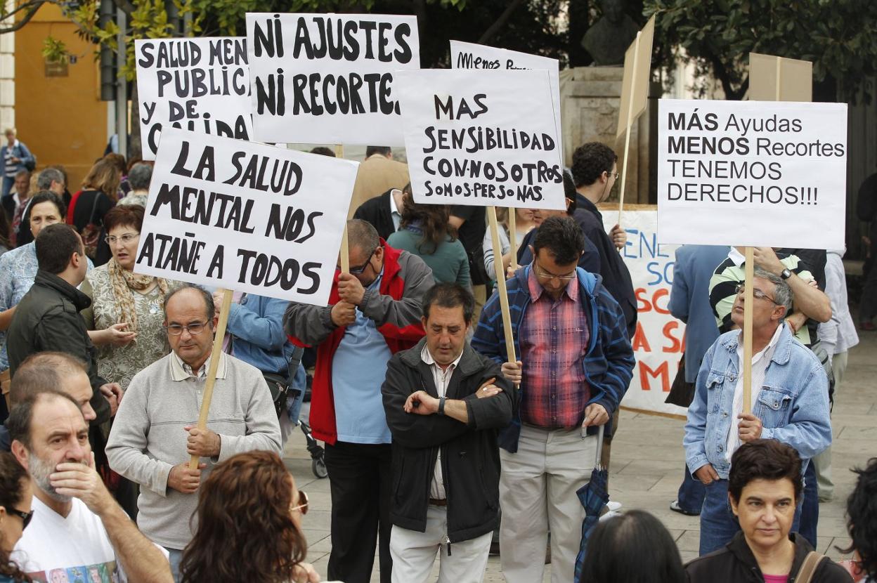 Protesta para reclamar más recursos de atención en salud mental. jesús signes