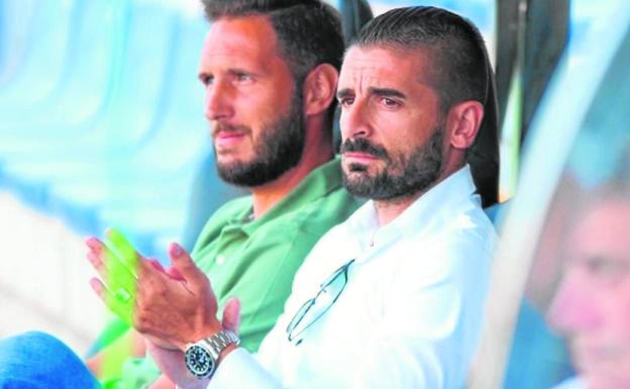 Javier Portillo, junto al entrenador Luis Planagumà, en una imagen de 2018. 