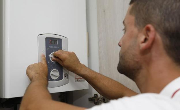 El Gobierno aprueba una medida que bajará un 50% la factura en los hogares con caldera de gas comunitaria