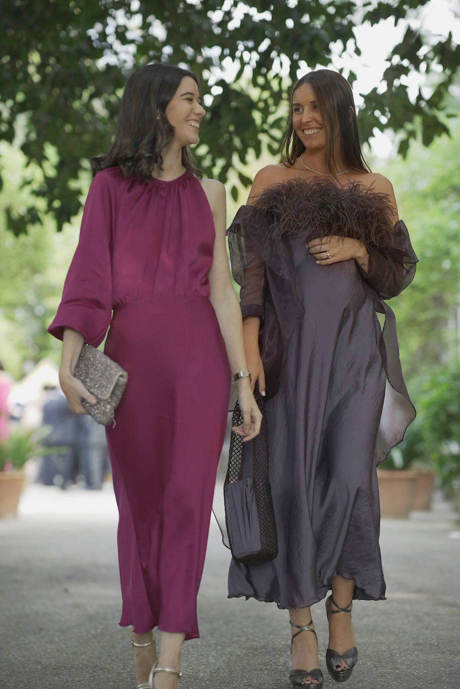 Rosa Barrachina y Andrea Serra en la boda de Almudena Royo.