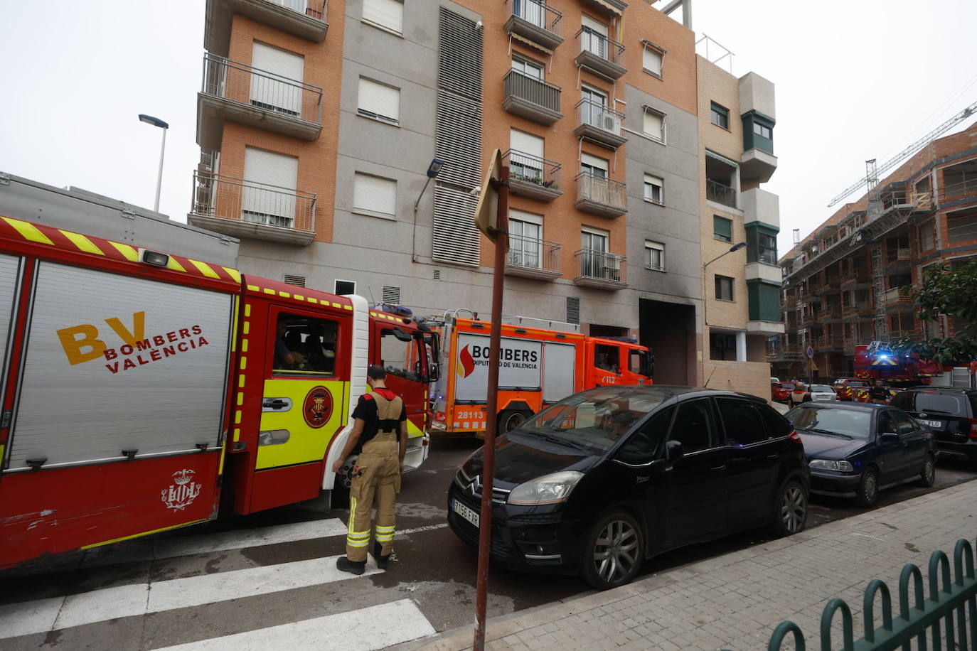 Fotos: Incendio en un garaje en Alboraya (16/10/2022)