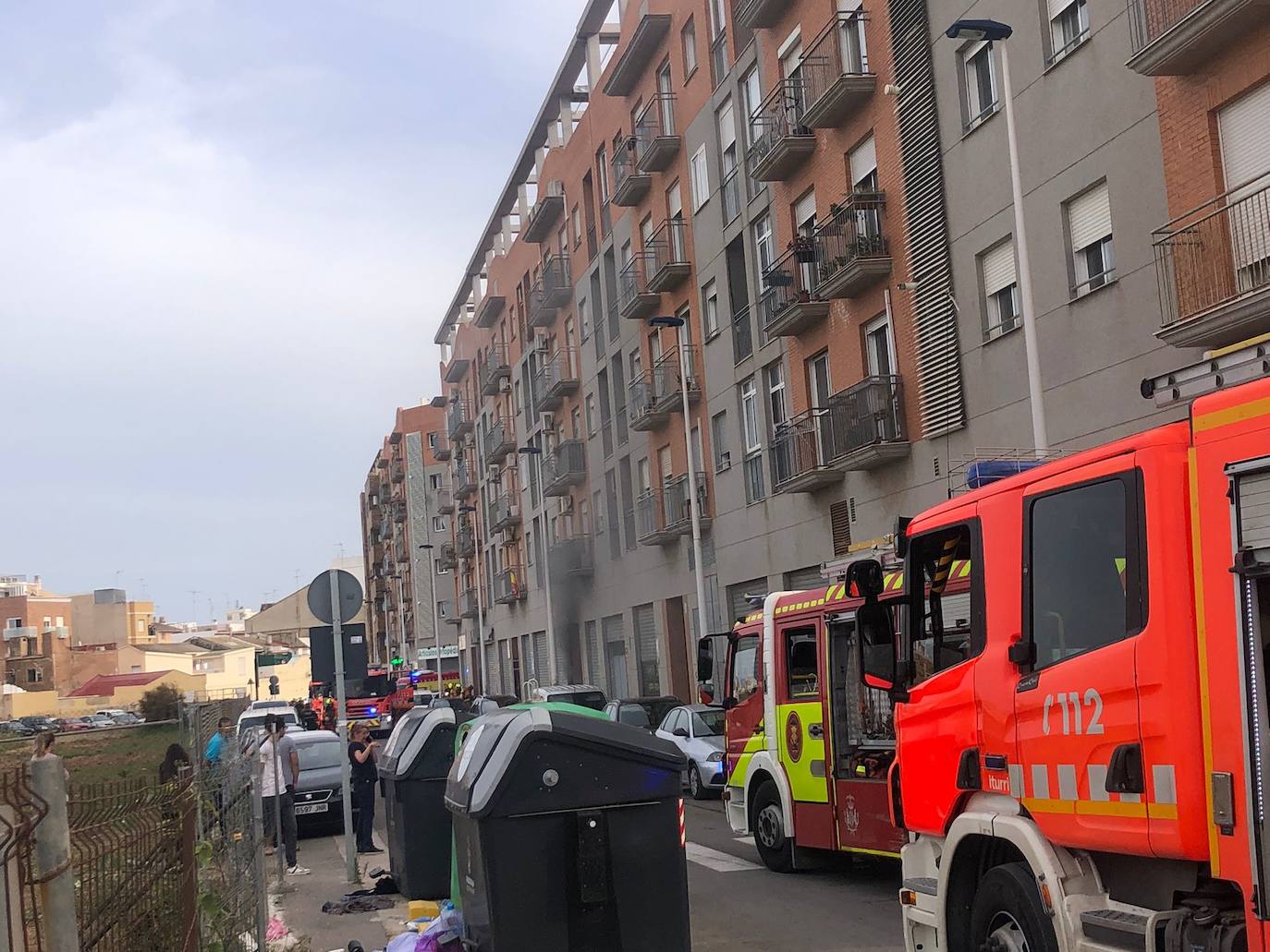 Fotos: Incendio en un garaje en Alboraya (16/10/2022)