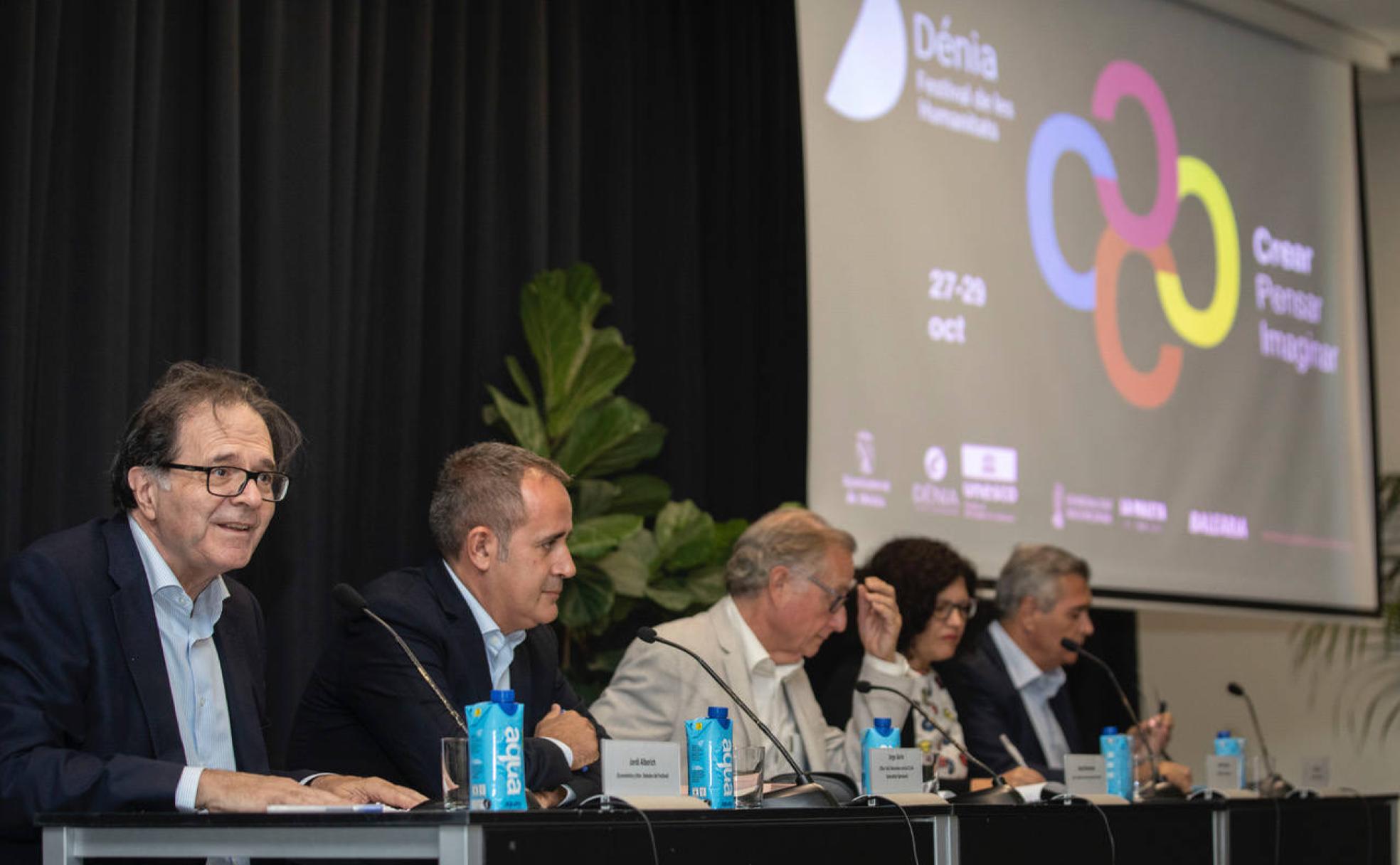 Los participantes en la presentación en Madrid del Festival de les Humanitats. 