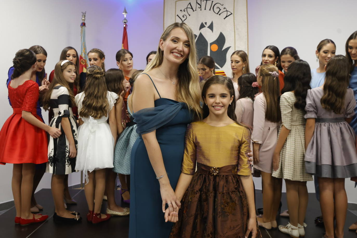 Fotos: Laura Mengó y Paula Nieto celebran su elección como falleras mayores de Valencia 2023