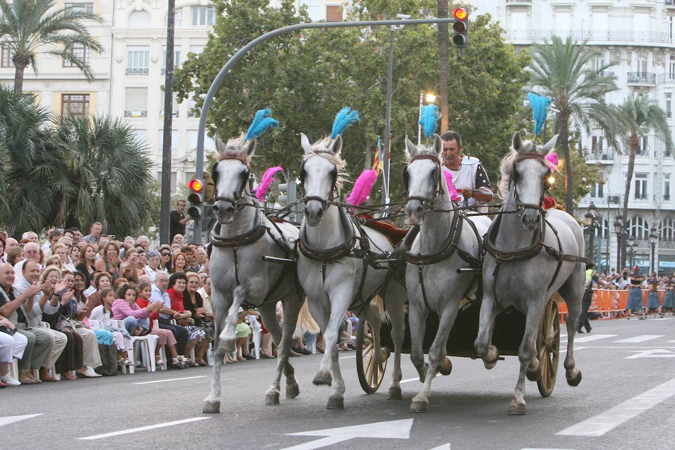 Hasta lugar de paso de diversos desfiles. Los Moros y Cristianos también se han lucido en el corazón de Valencia.